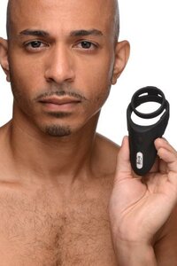 Vibrating Taint Stim Cock Ring - Zwart